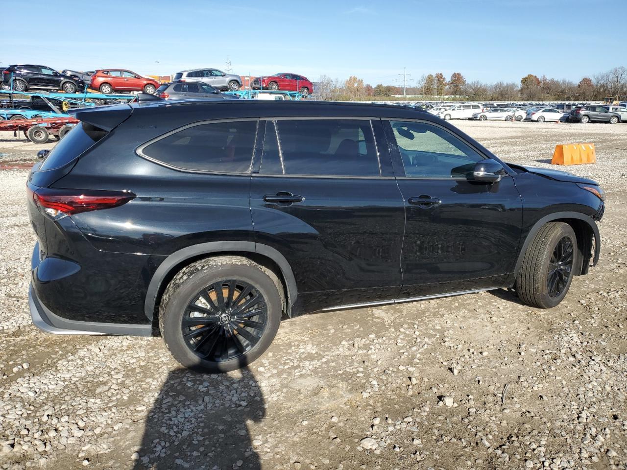 2025 Toyota Highlander Le - zdjęcie 3
