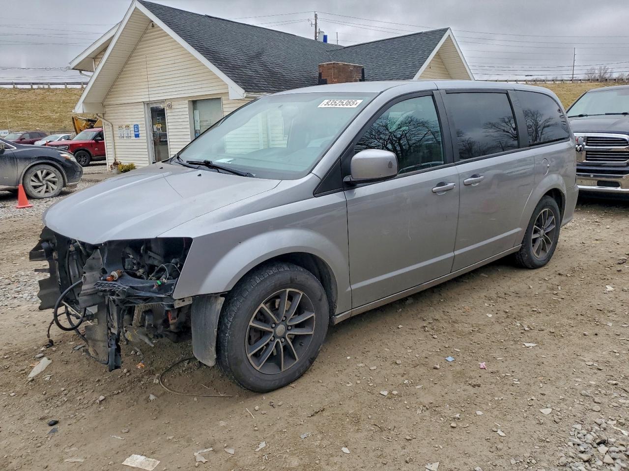2018 Dodge Caravan - zdjęcie główne