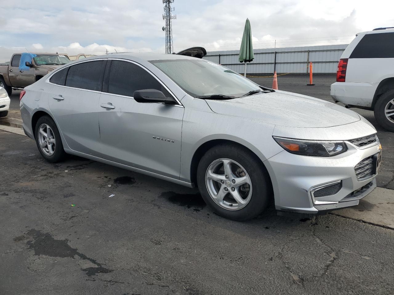 2016 Chevrolet Malibu Ls - zdjęcie 4