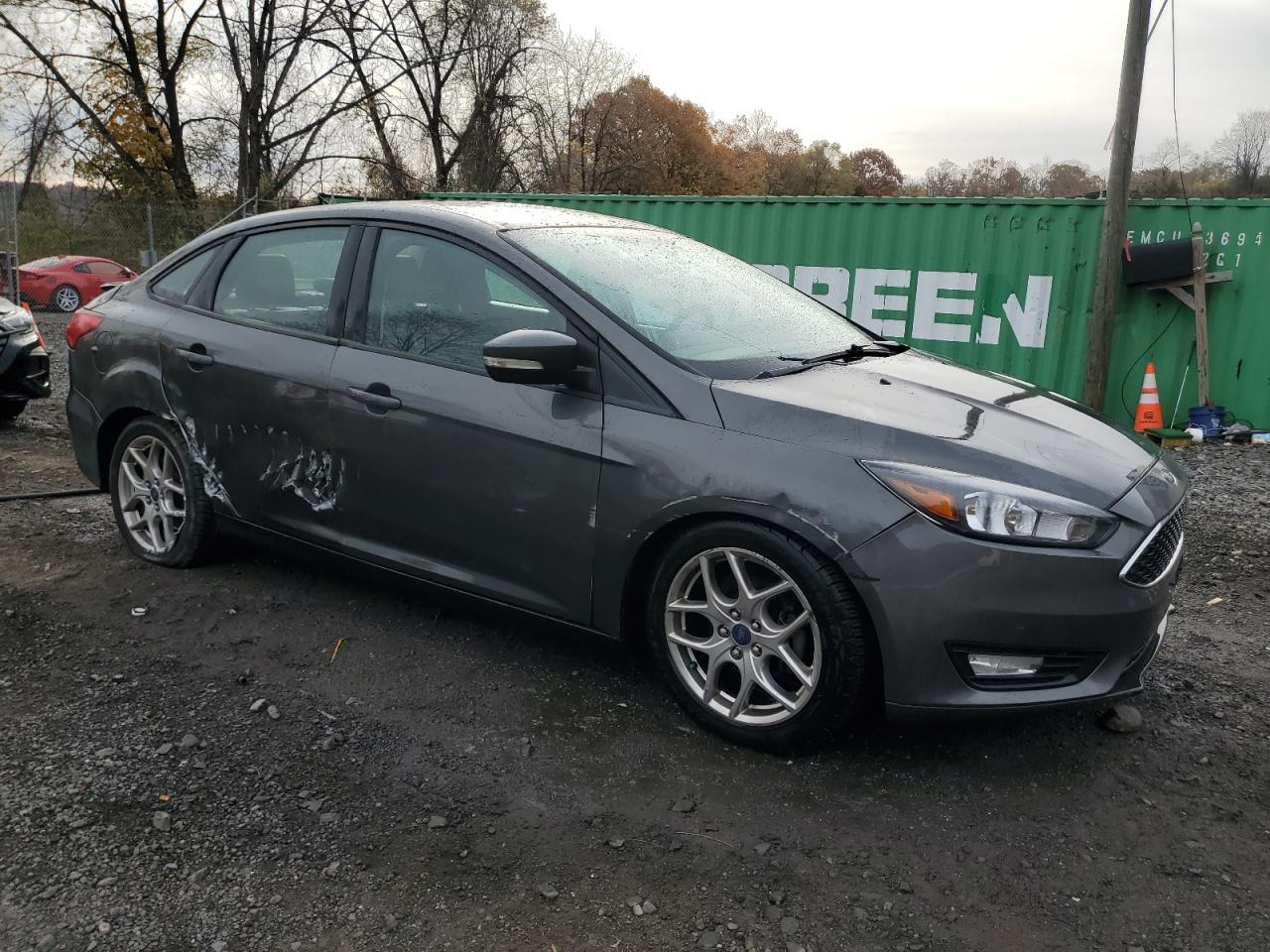 2015 Ford Focus - zdjęcie 4