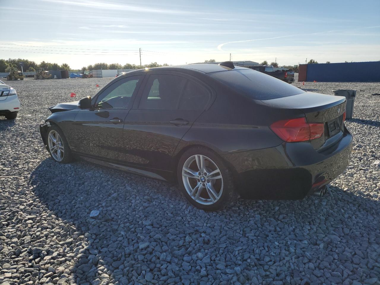 2017 BMW Seria 3 - zdjęcie 2