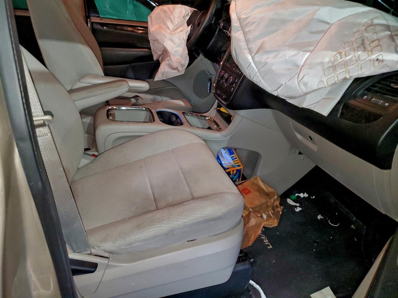 2014 Dodge Caravan - zdjęcie 13
