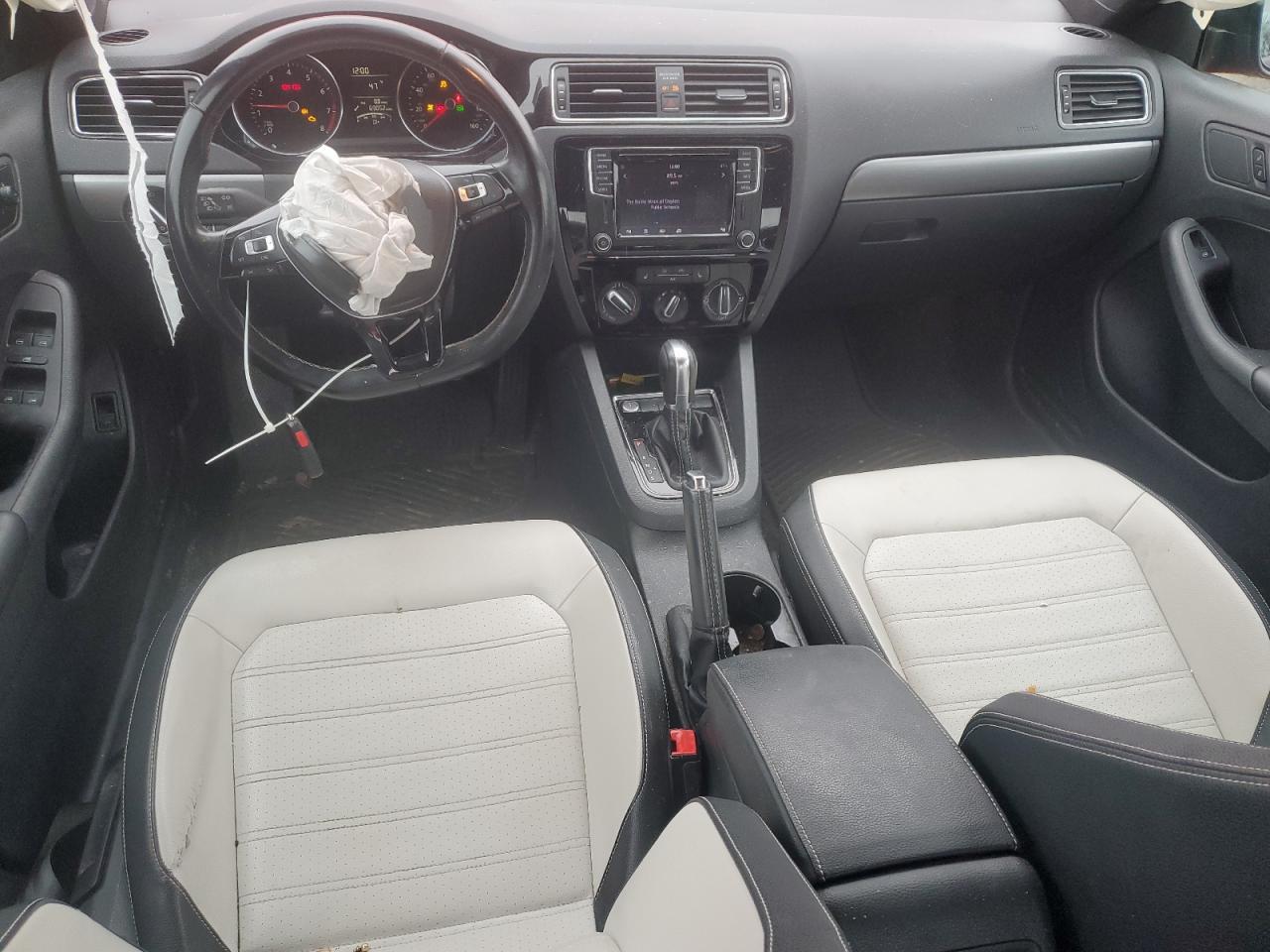2016 Volkswagen Jetta - zdjęcie 8