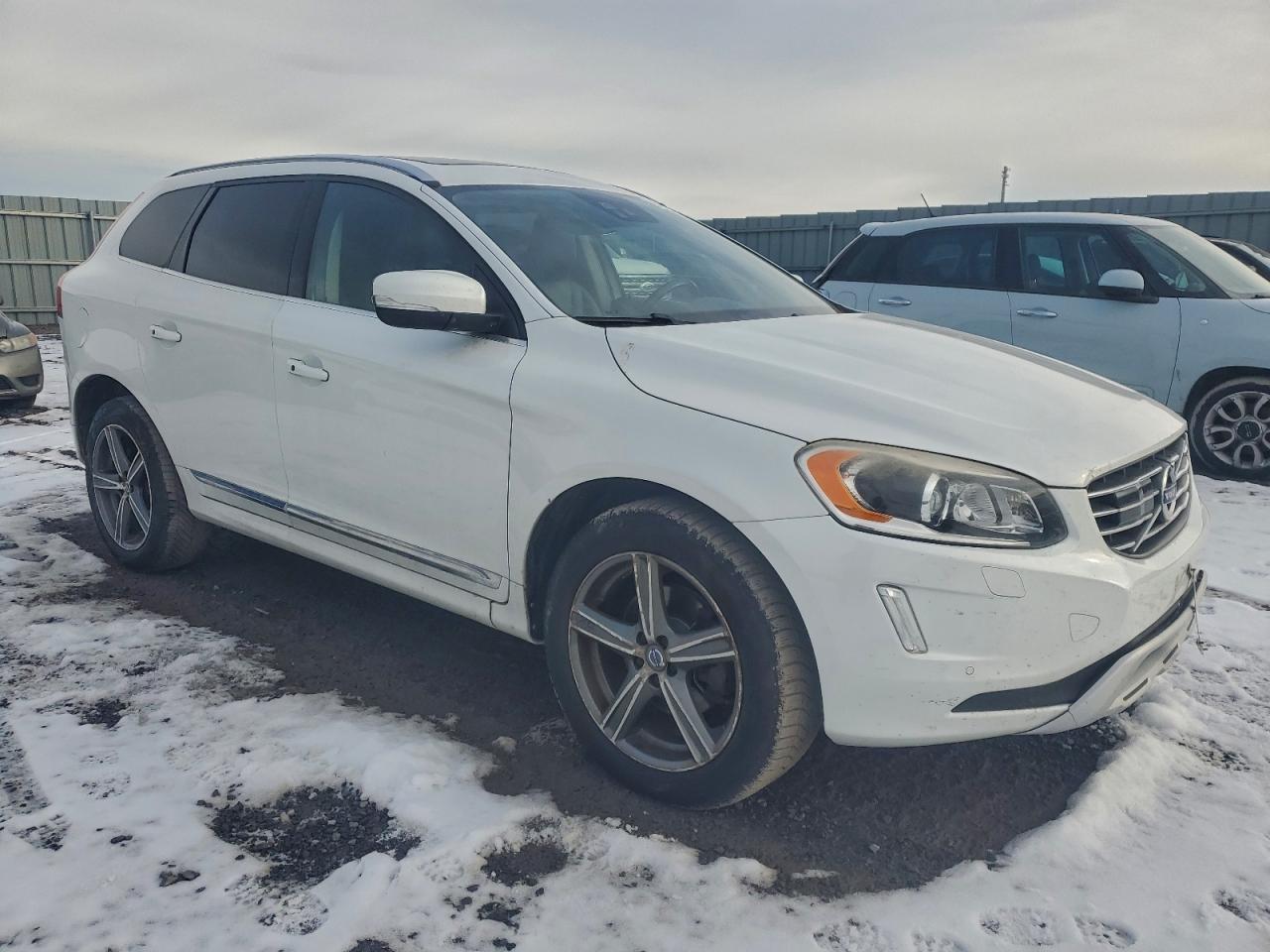 2016 Volvo XC60 - zdjęcie 4