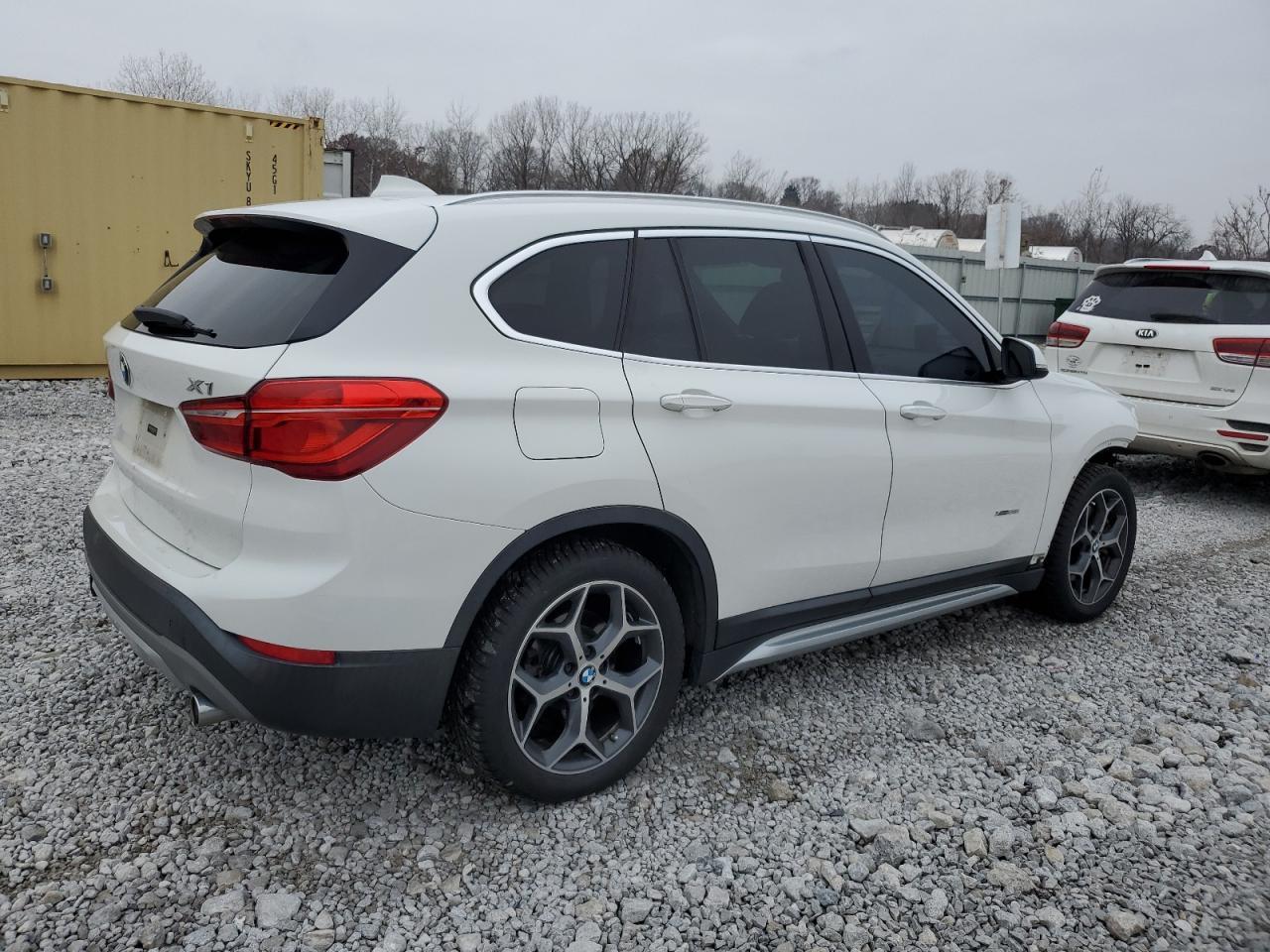 2016 BMW X1 - zdjęcie 3