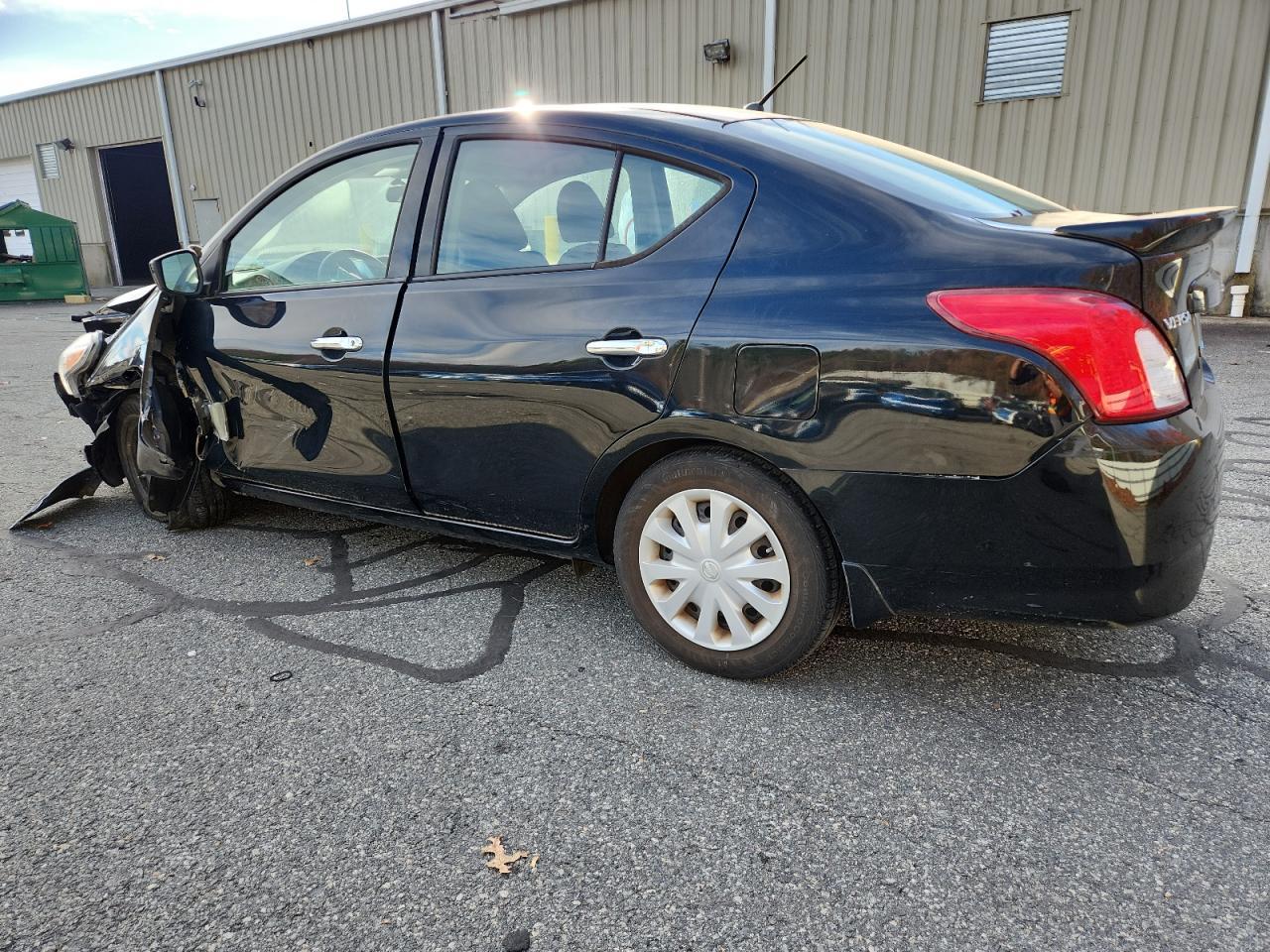 2016 Nissan Versa - zdjęcie 2