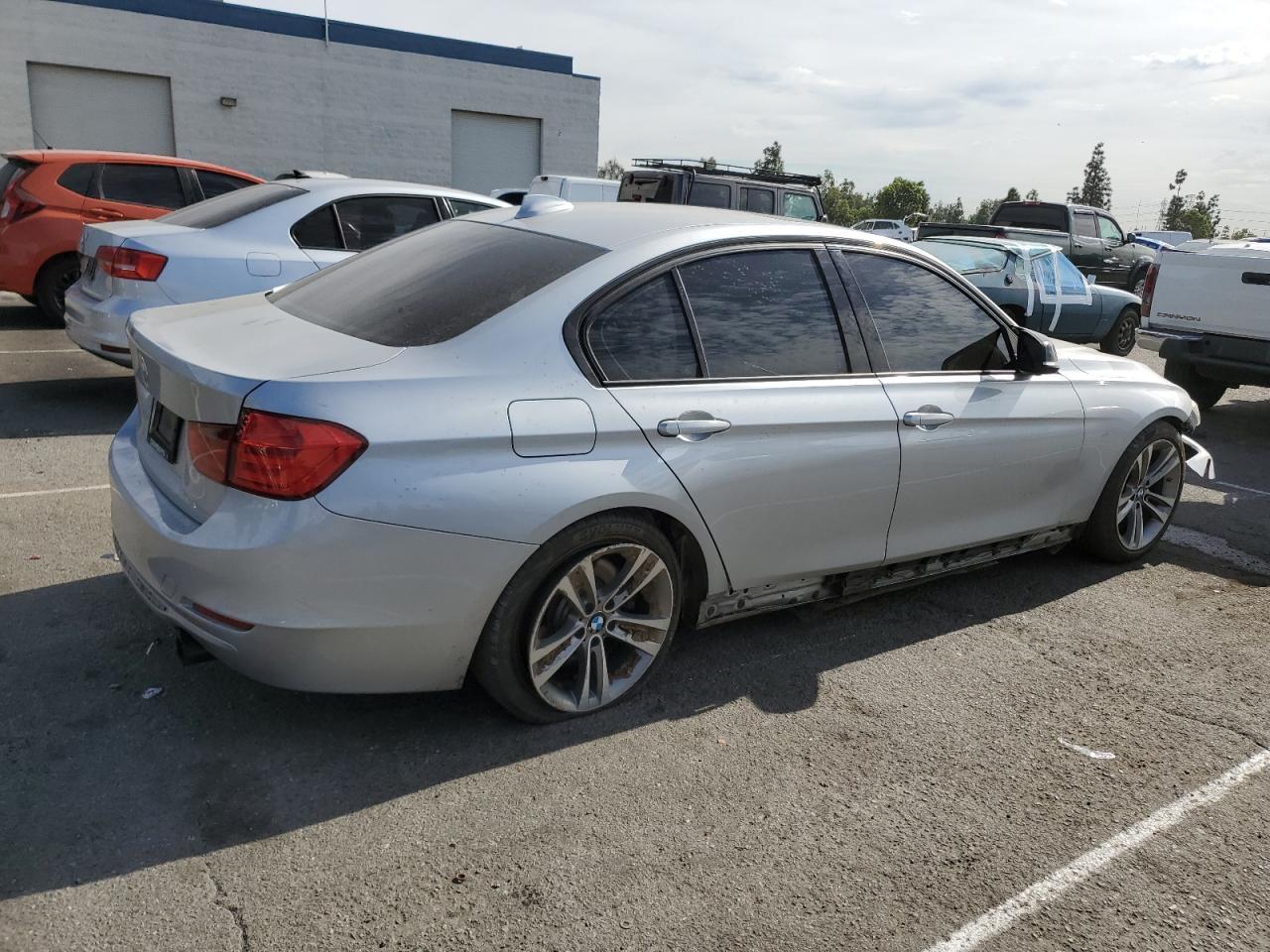 2013 BMW 335 I - zdjęcie 3