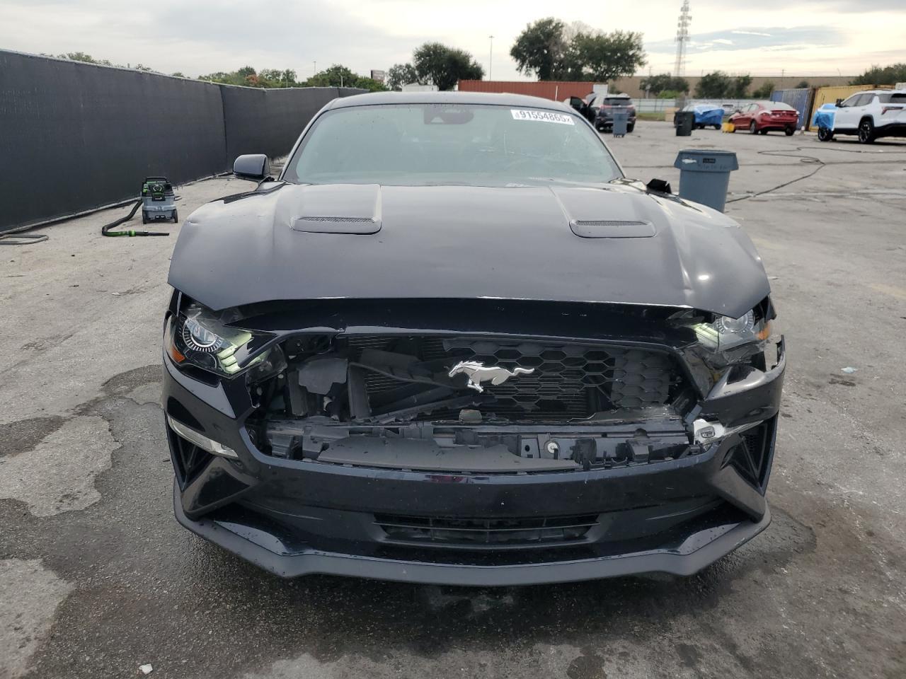 2021 Ford Mustang - zdjęcie 5