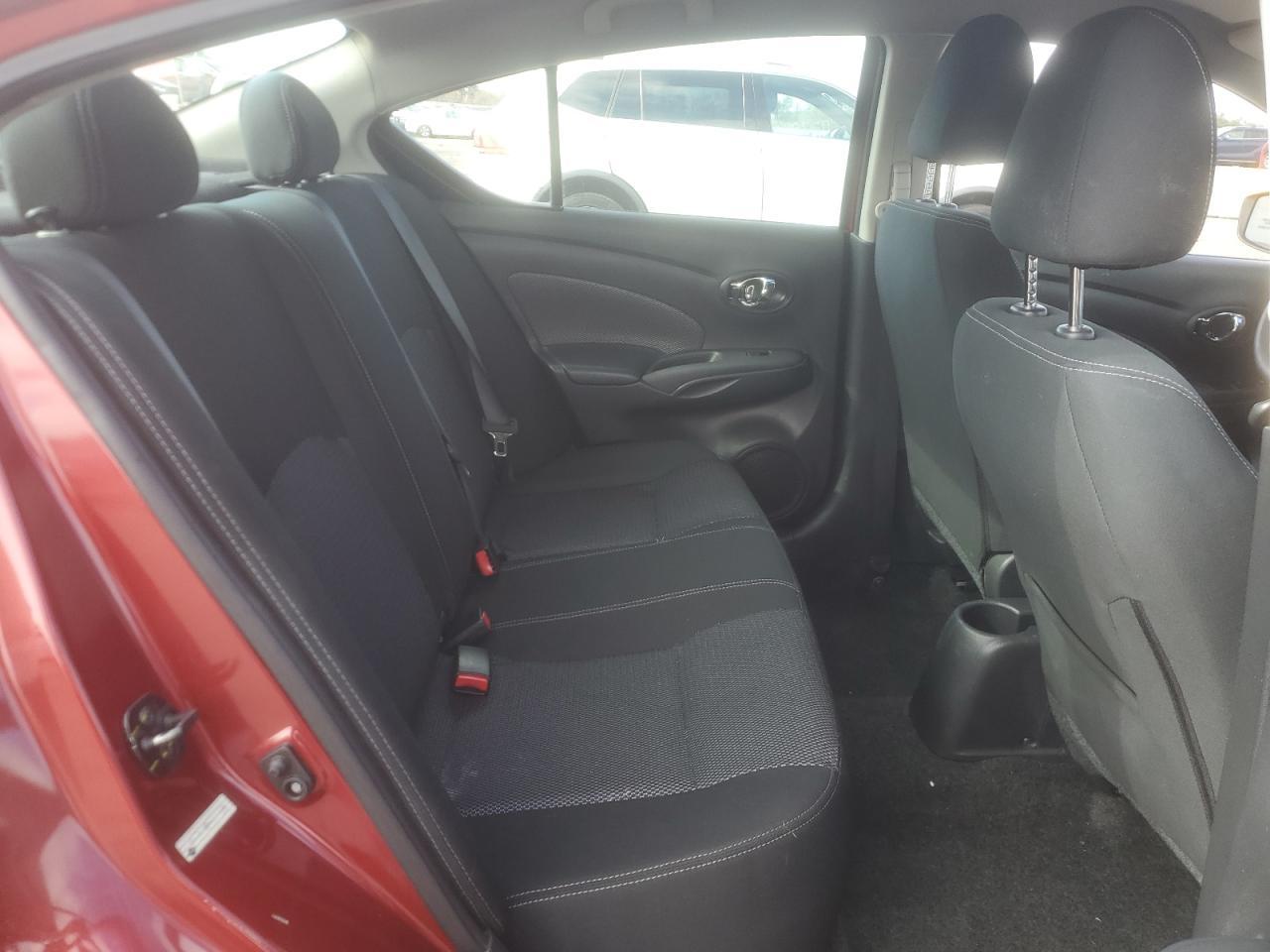 2019 Nissan Versa S - zdjęcie 10