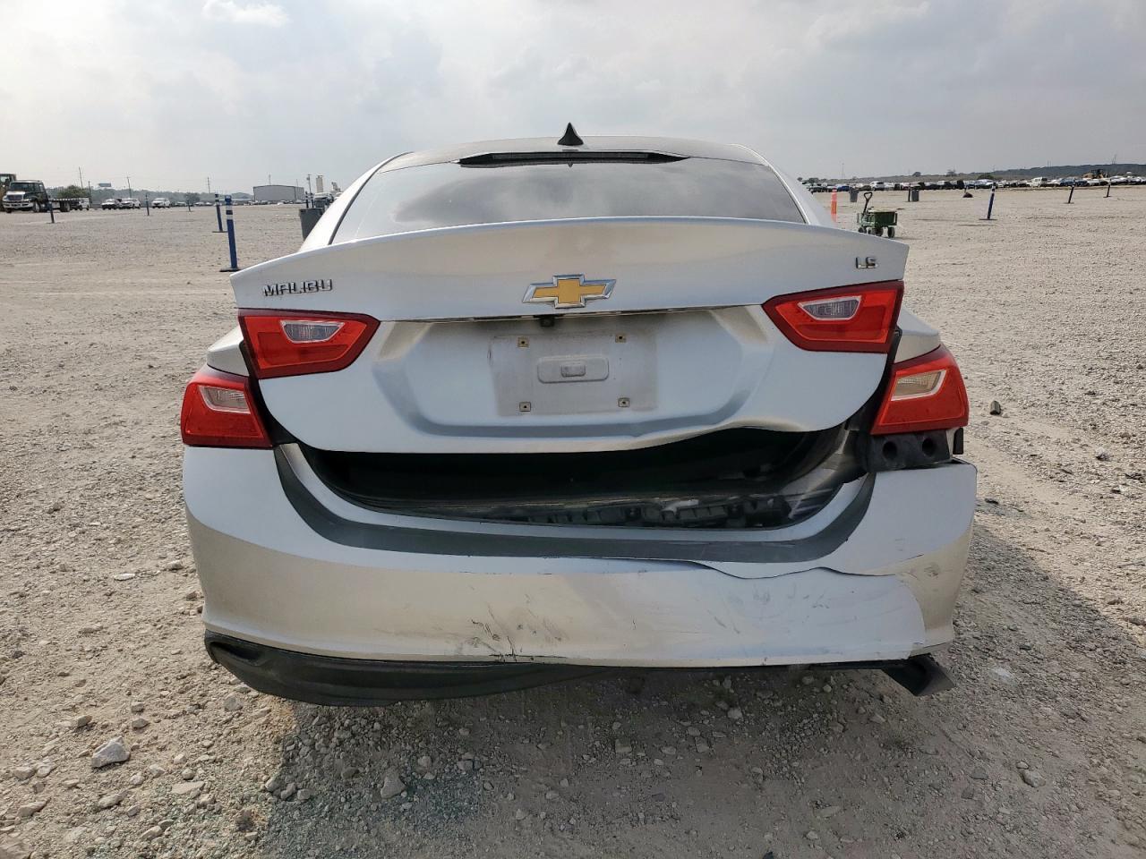 2016 Chevrolet Malibu Ls - zdjęcie 6