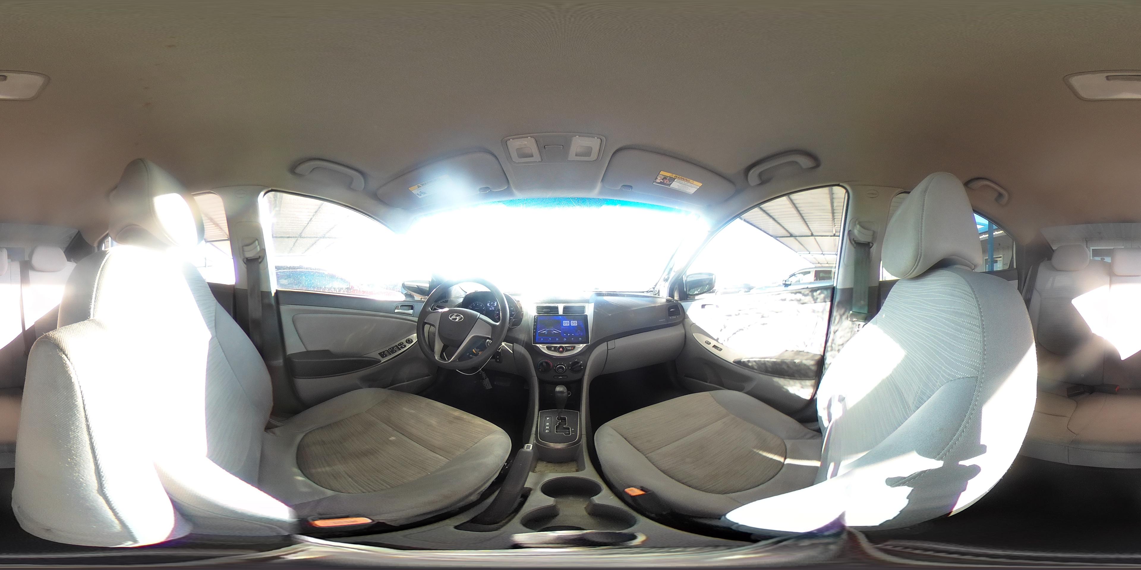 2017 Hyundai Accent - zdjęcie 14