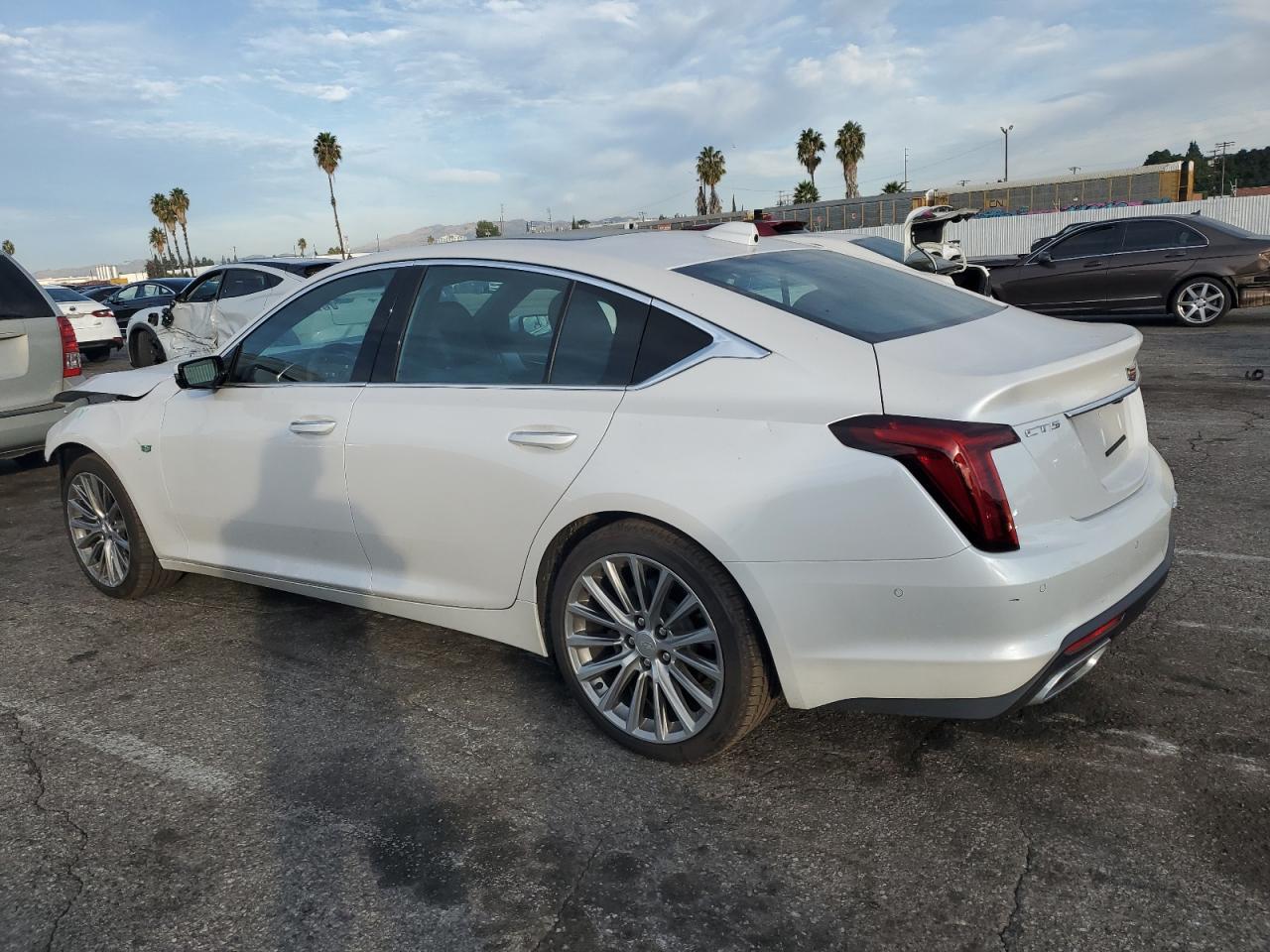 2022 Cadillac CT5 - zdjęcie 2