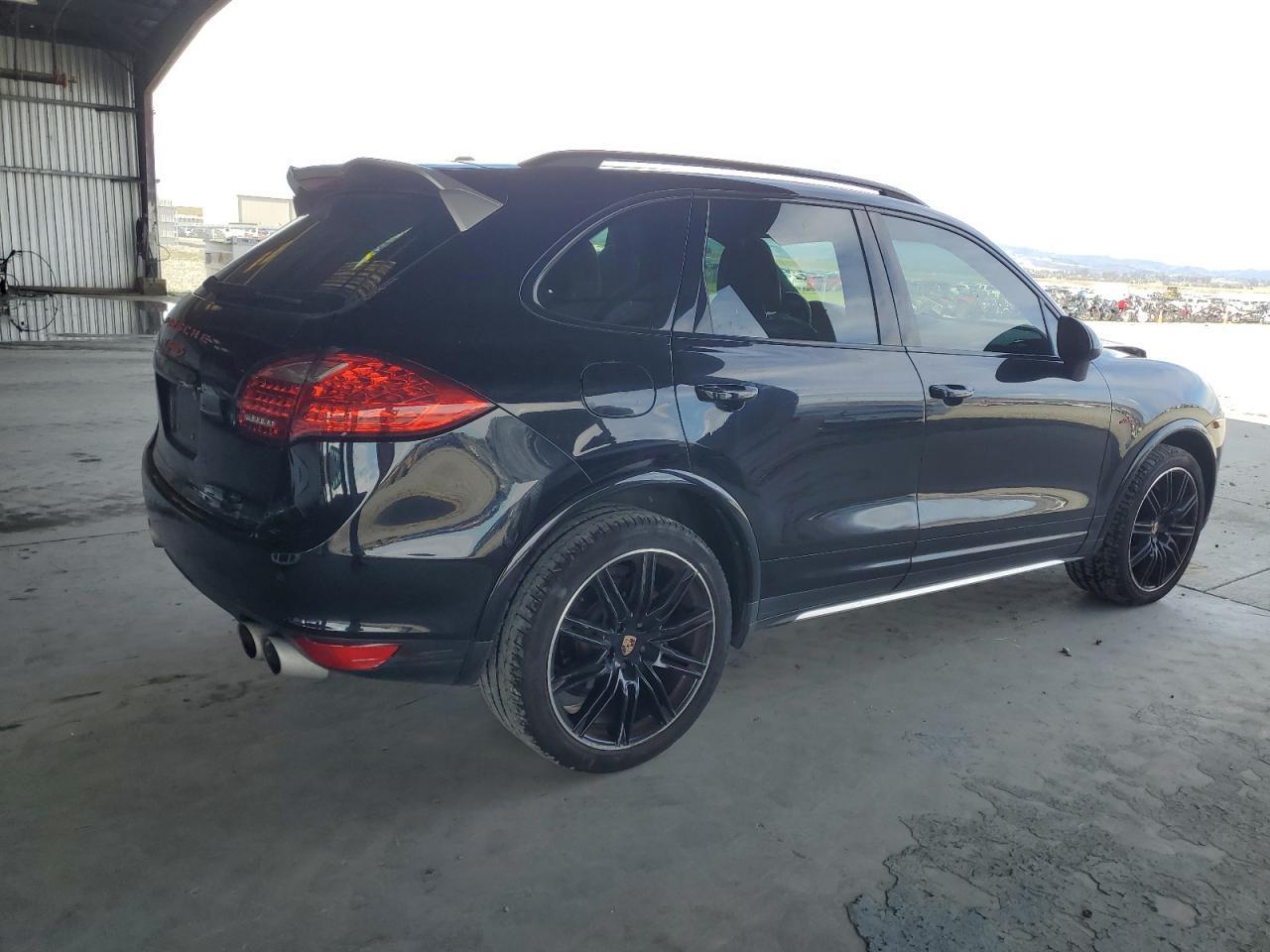 2014 Porsche Cayenne - zdjęcie 3