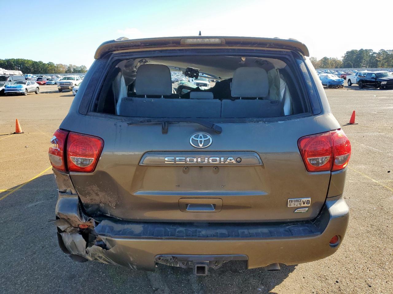 2016 Toyota Sequoia Sr5 - zdjęcie 6