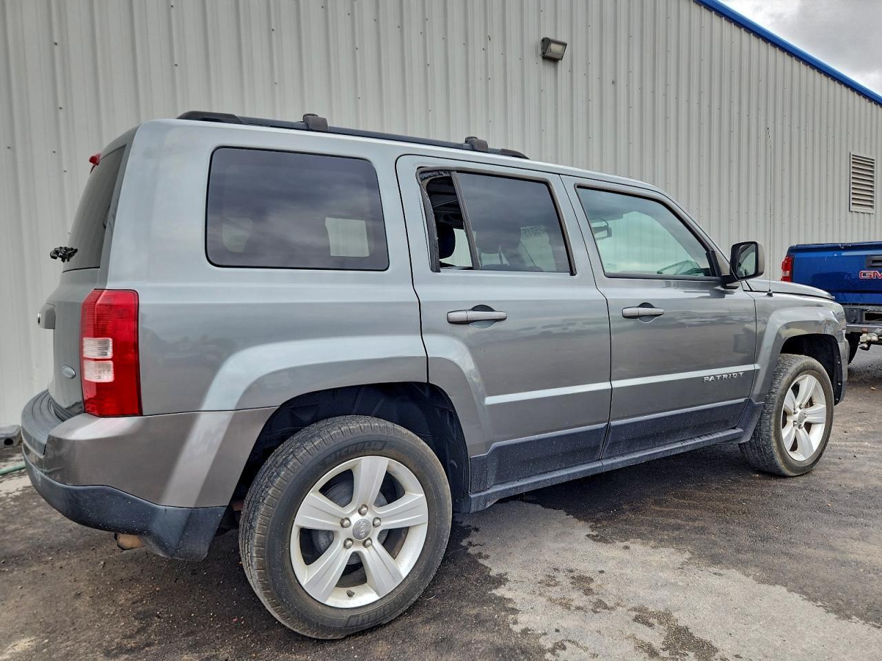 2014 Jeep Liberty (Patriot) - zdjęcie 3