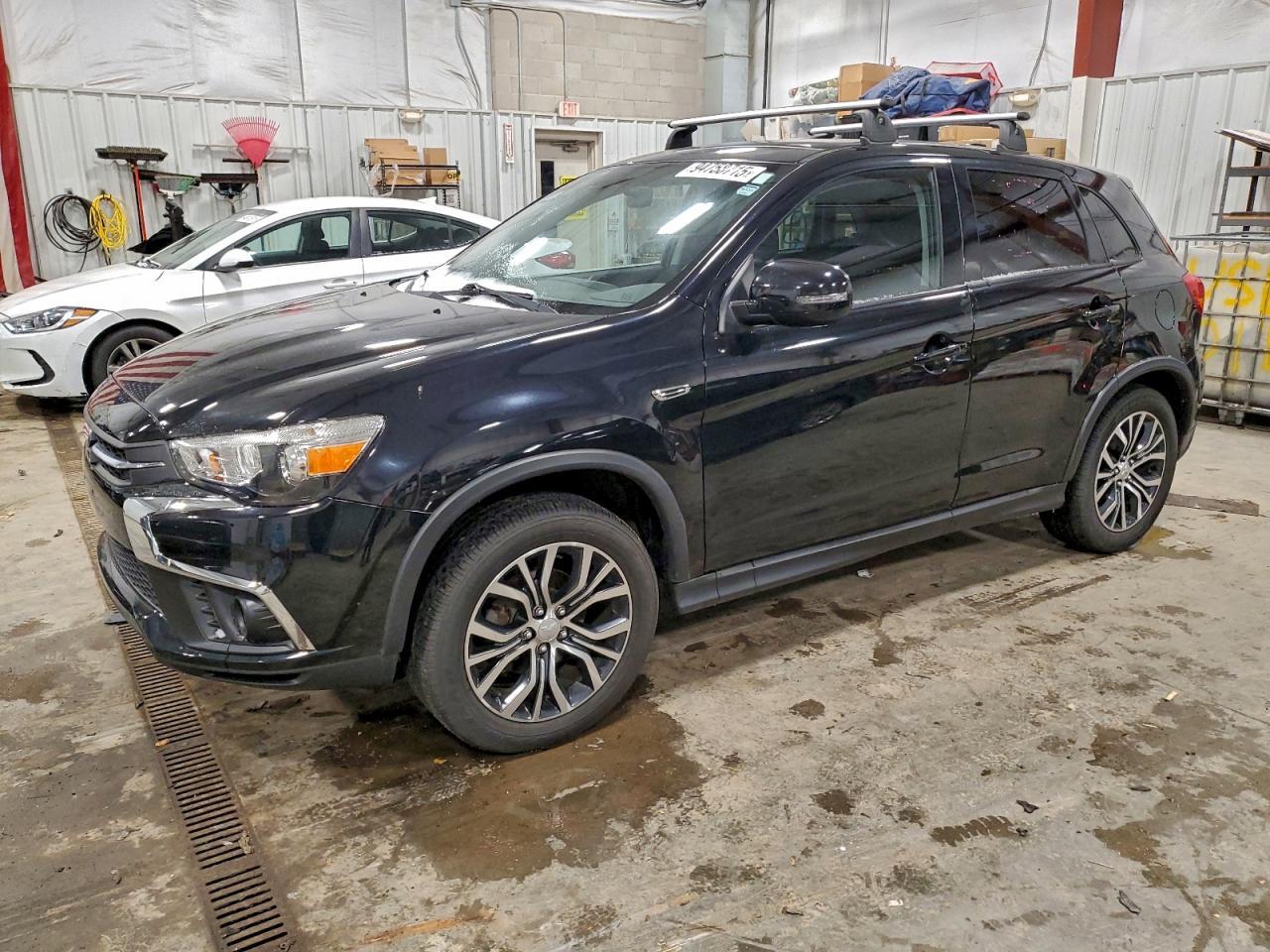 2018 Mitsubishi Outlander - zdjęcie główne