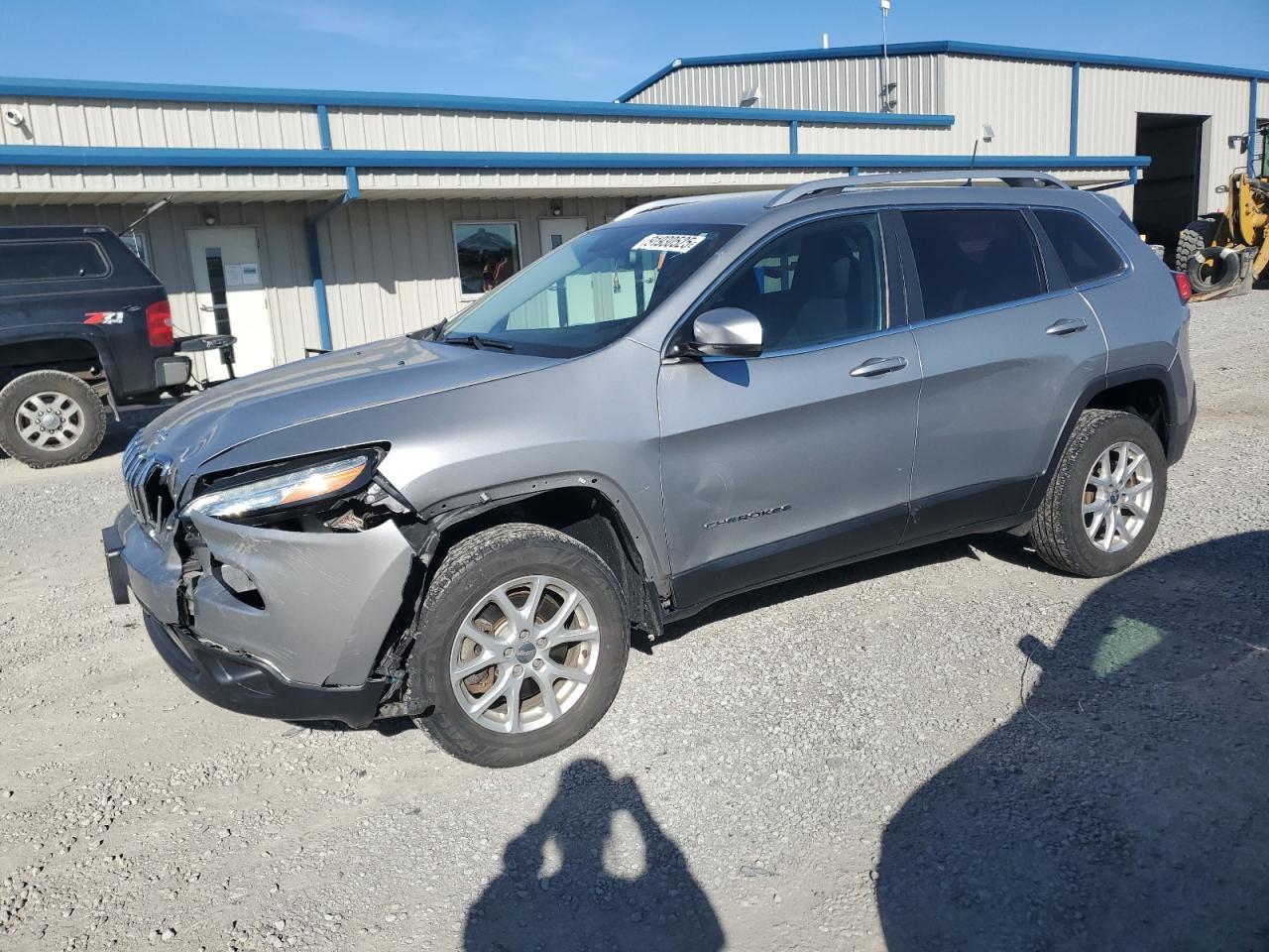 2017 Jeep Cherokee - zdjęcie główne