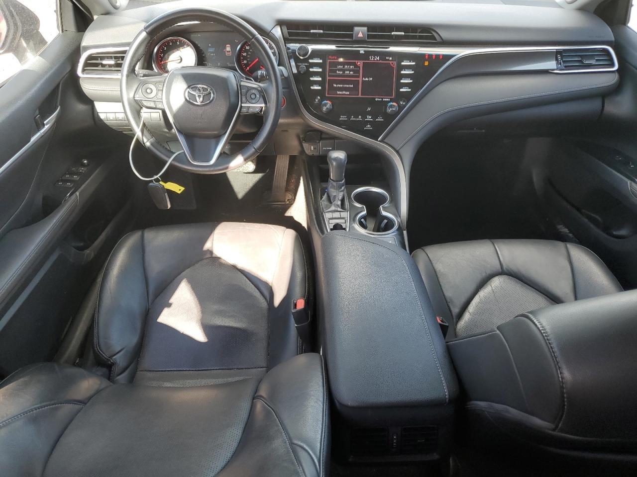 2018 Toyota Camry - zdjęcie 8