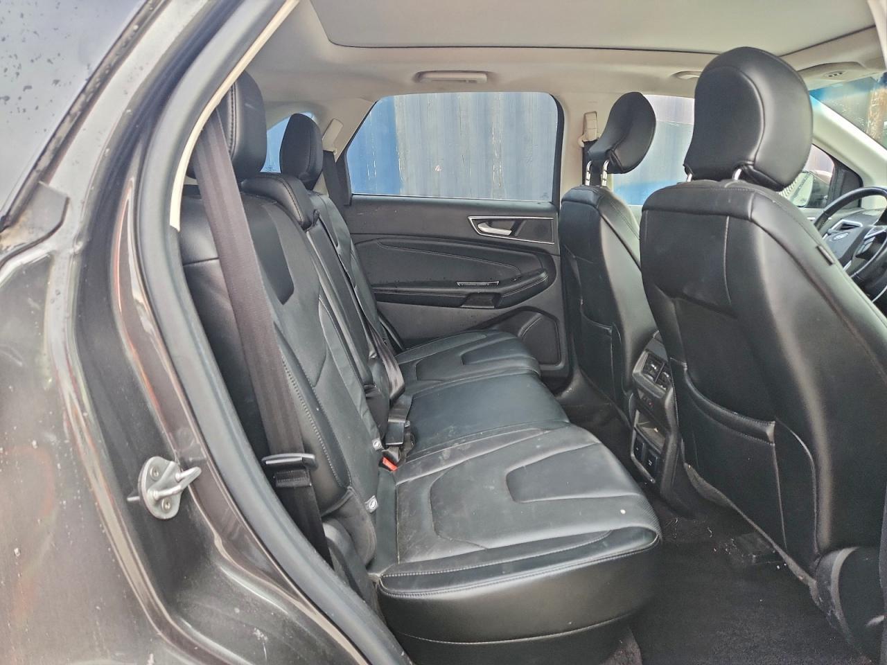 2016 Ford Edge - zdjęcie 11