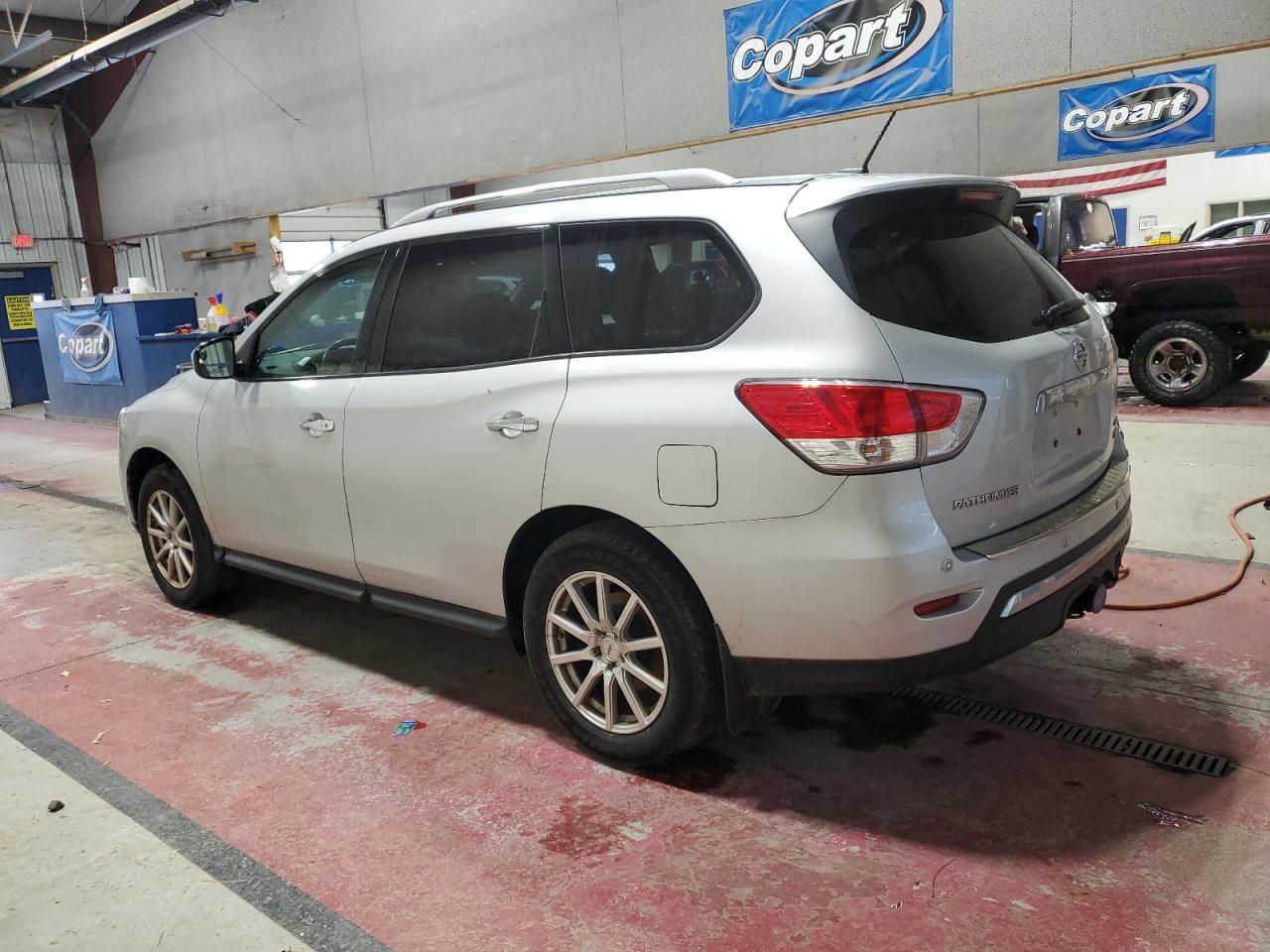 2016 Nissan Pathfinder - zdjęcie 2