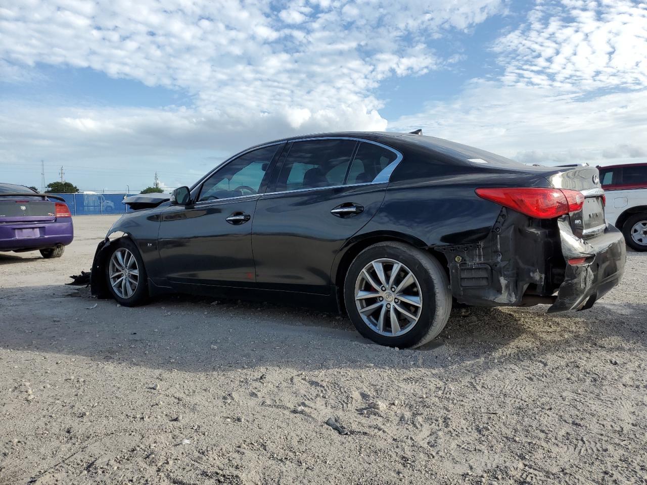 2015 Infiniti Q50 - zdjęcie 2
