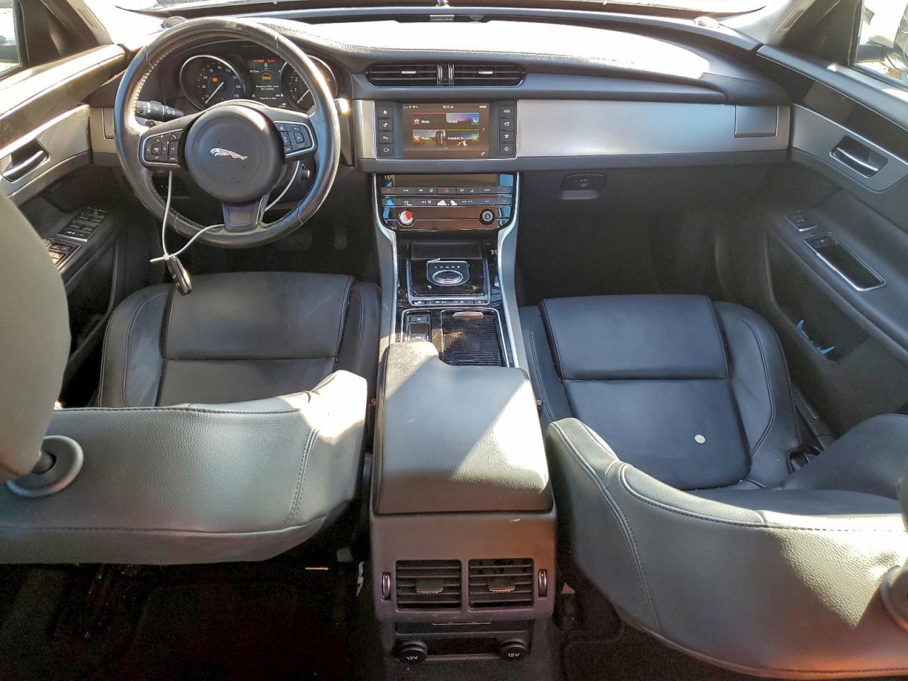 2016 Jaguar XF - zdjęcie 8