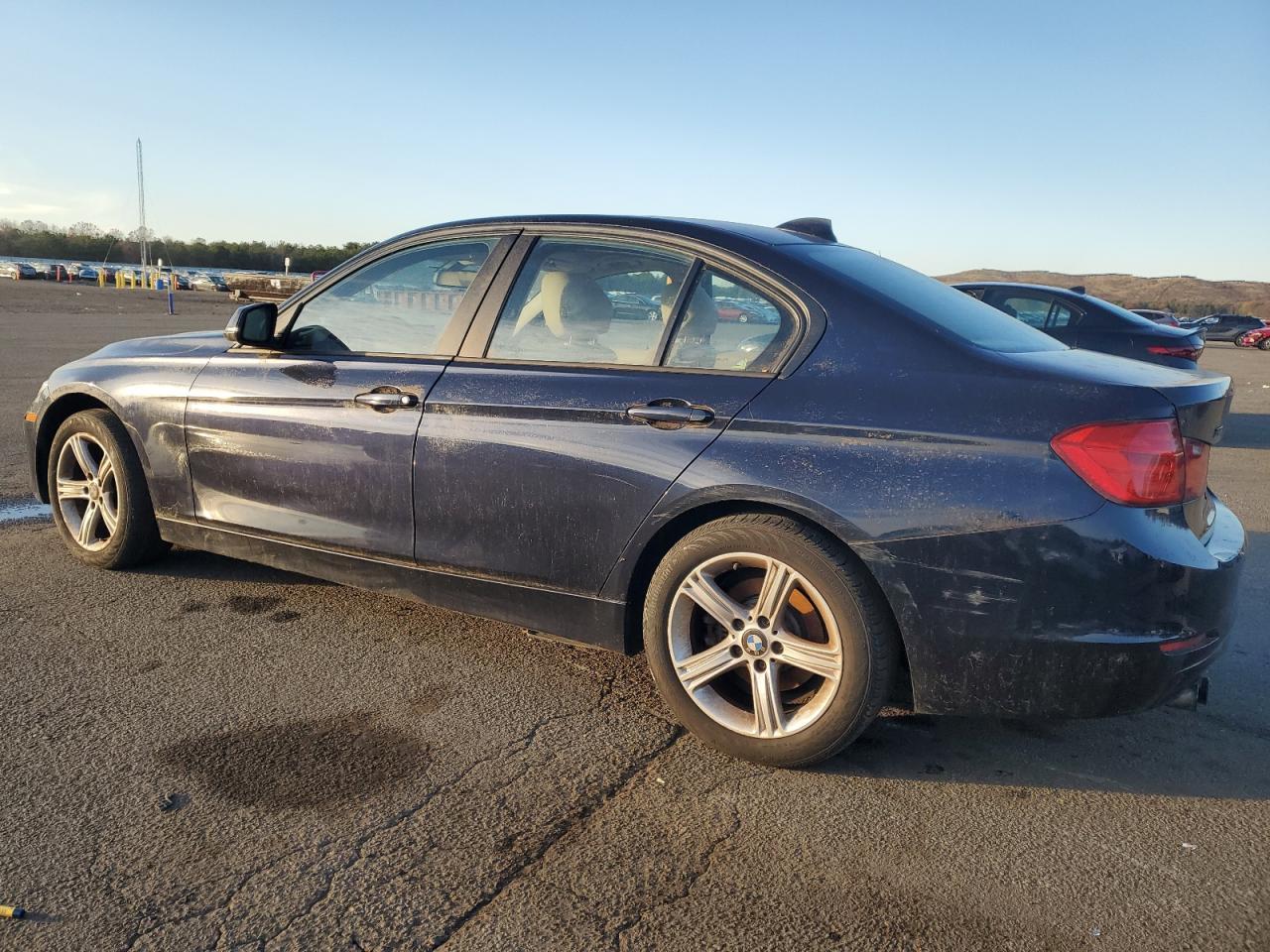 2013 BMW 3 Series - zdjęcie 2