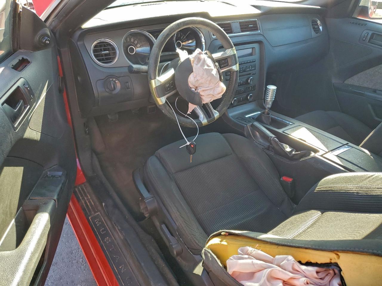 2014 Ford Mustang - zdjęcie 8