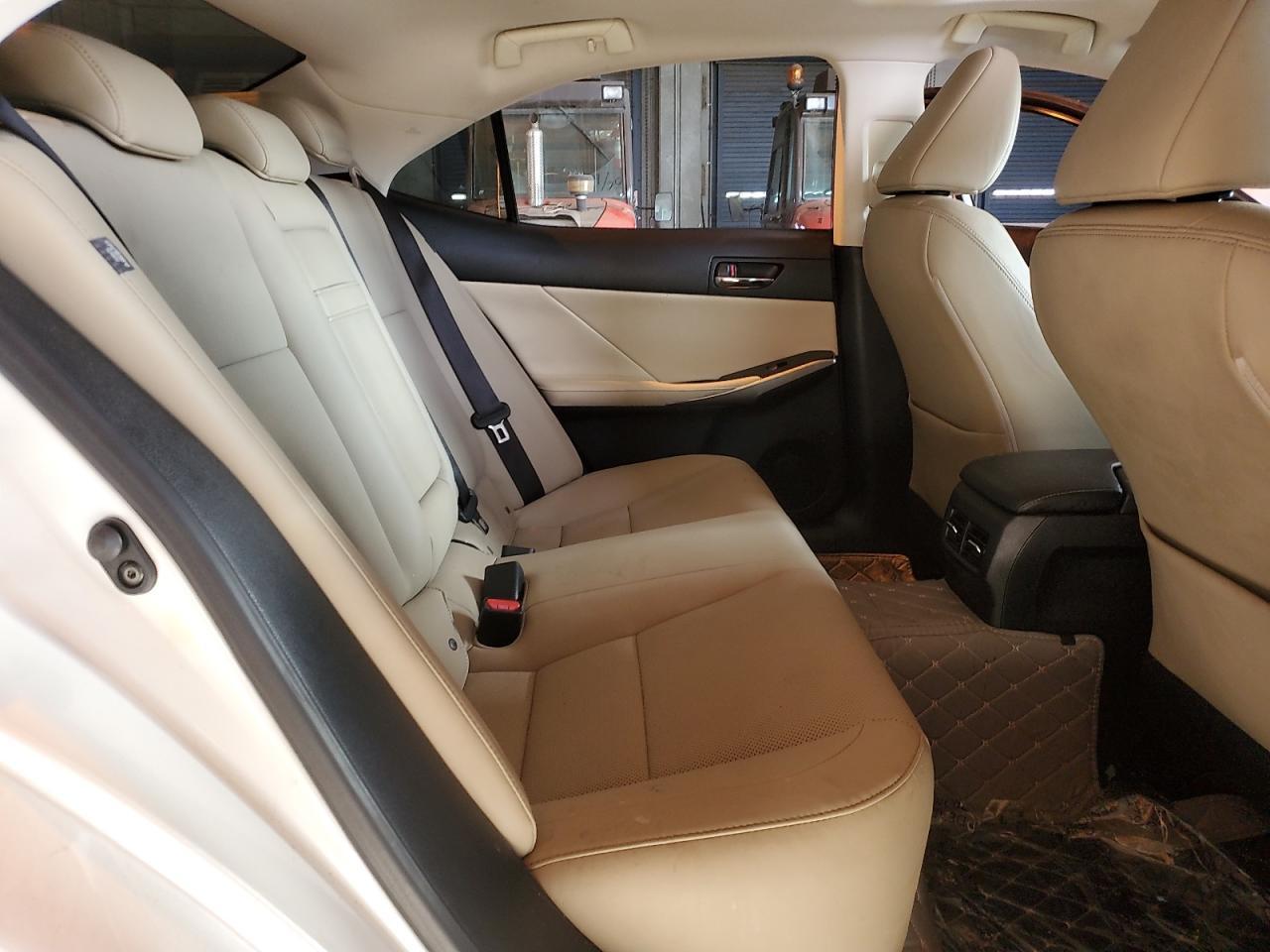 2020 Lexus IS - zdjęcie 10