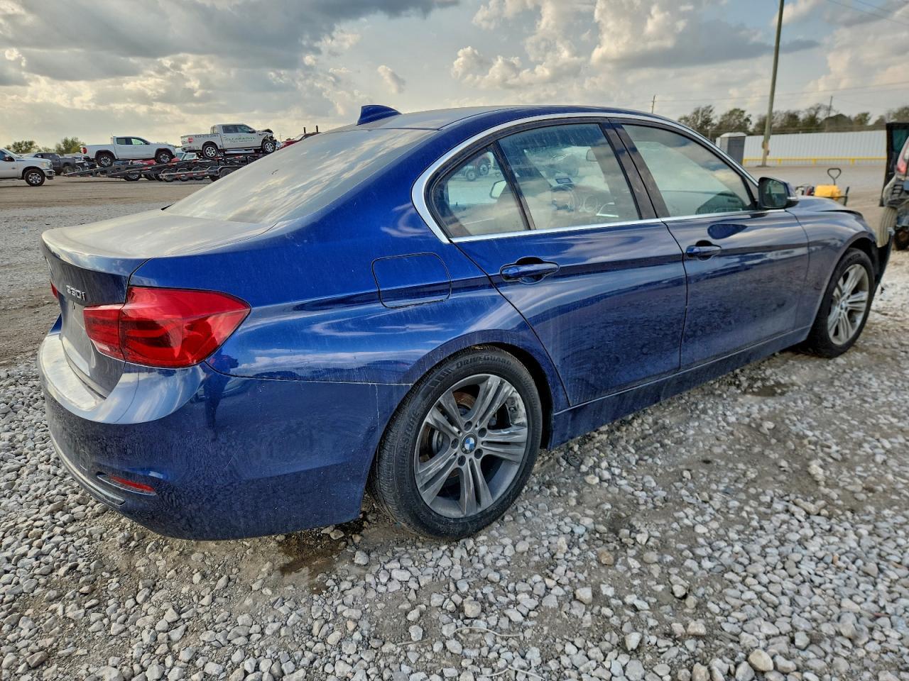 2018 BMW 330 I - zdjęcie 3