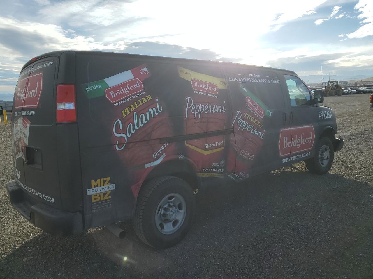2023 Chevrolet Express G2500 - zdjęcie 3