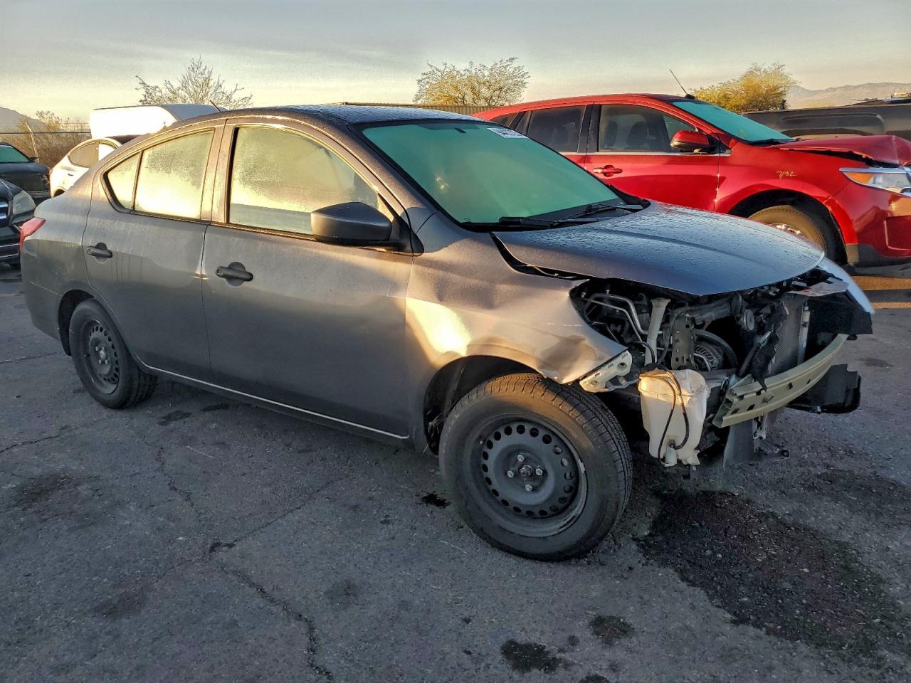 2017 Nissan Versa - zdjęcie 4