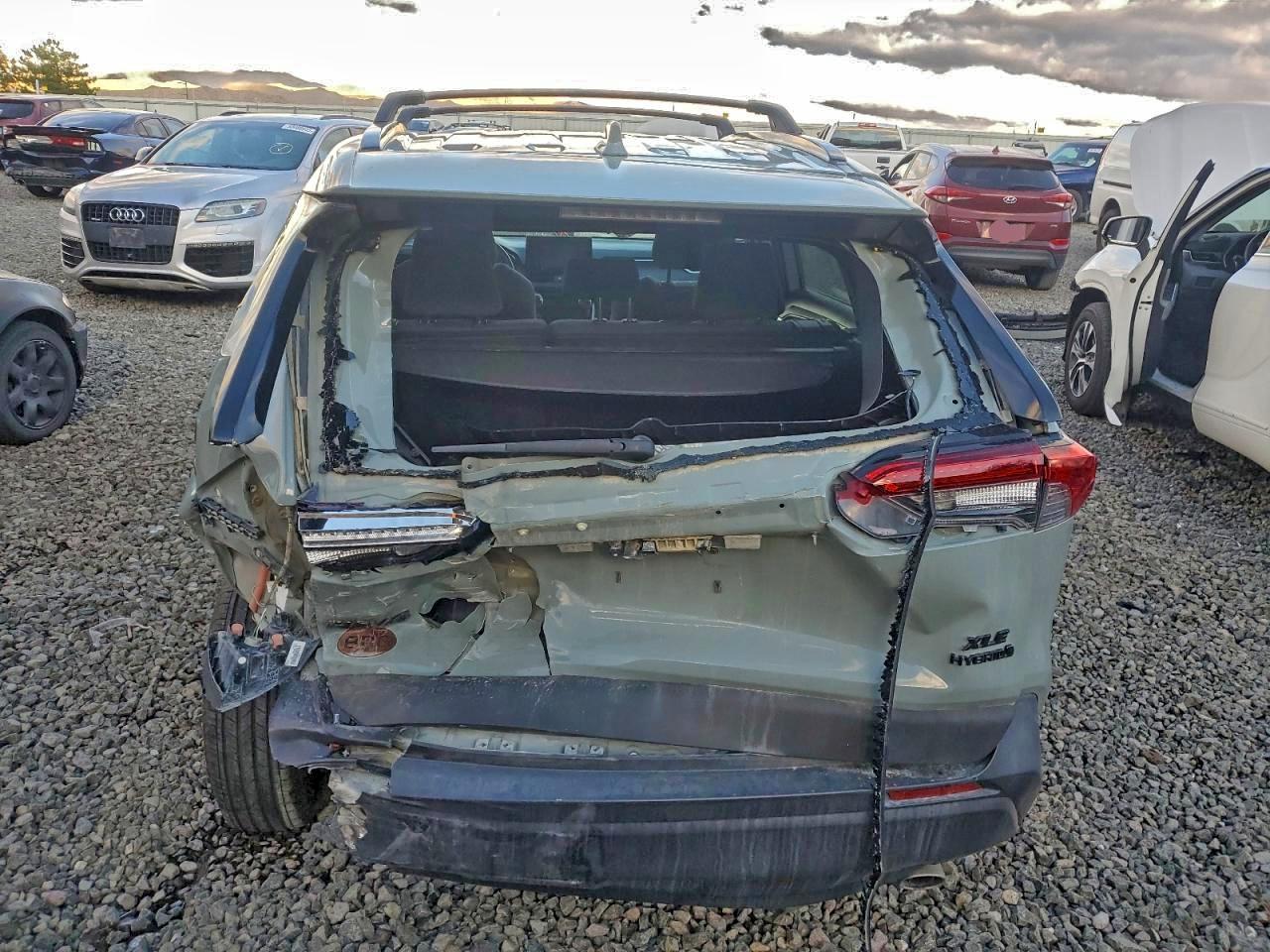 2020 Toyota Rav4 Xle - zdjęcie 6