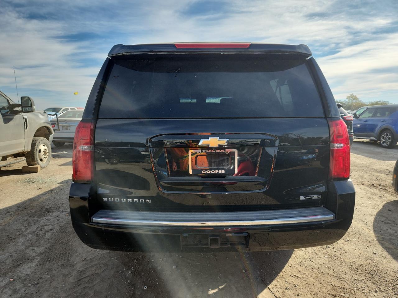2018 Chevrolet Suburban C1500 Premier - zdjęcie 6