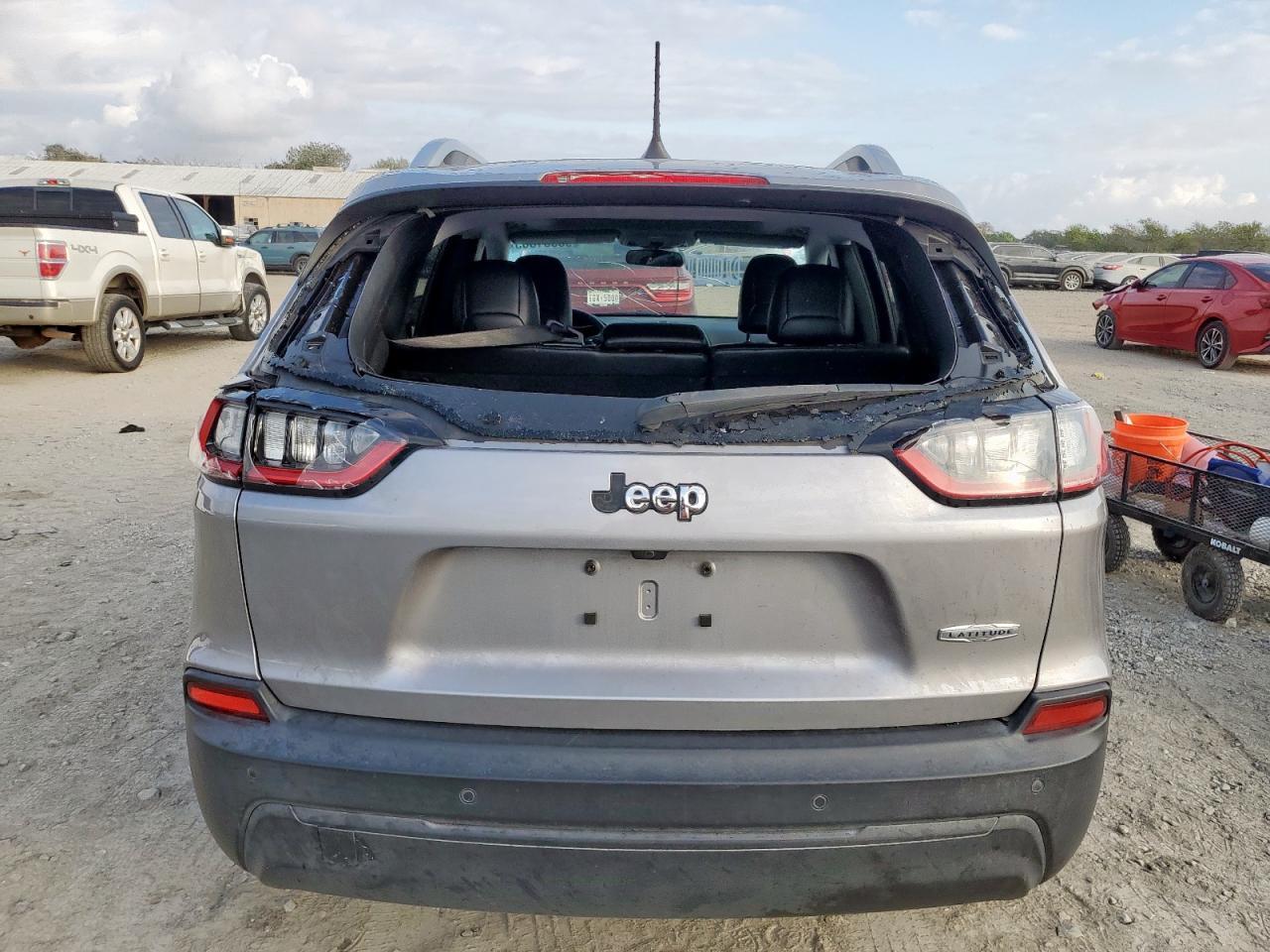 2019 Jeep Cherokee Latitude Plus - zdjęcie 6