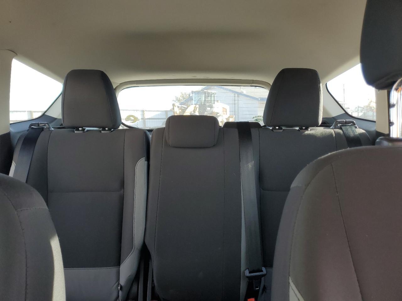 2015 Ford Escape S - zdjęcie 10