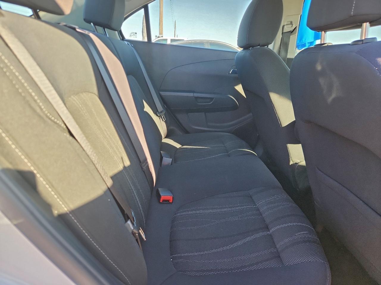 2017 Chevrolet Sonic Lt - zdjęcie 10