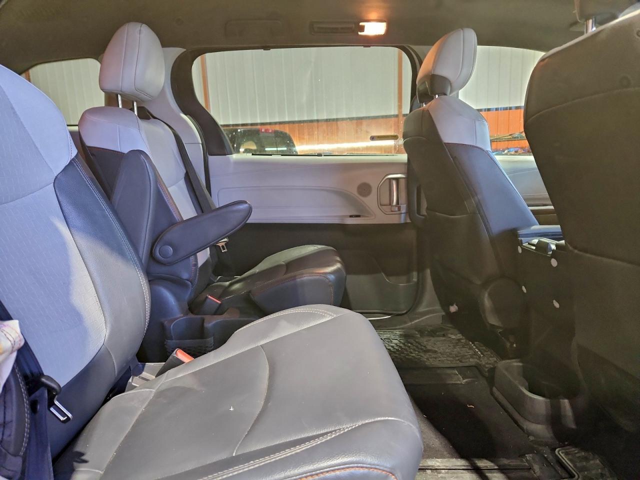 2021 Toyota Sienna - zdjęcie 11