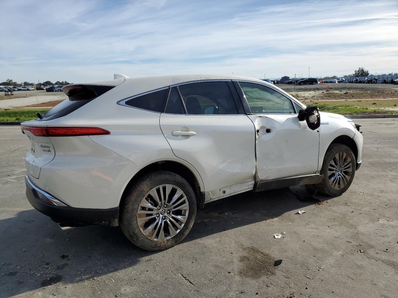 2021 Toyota Venza - zdjęcie 3