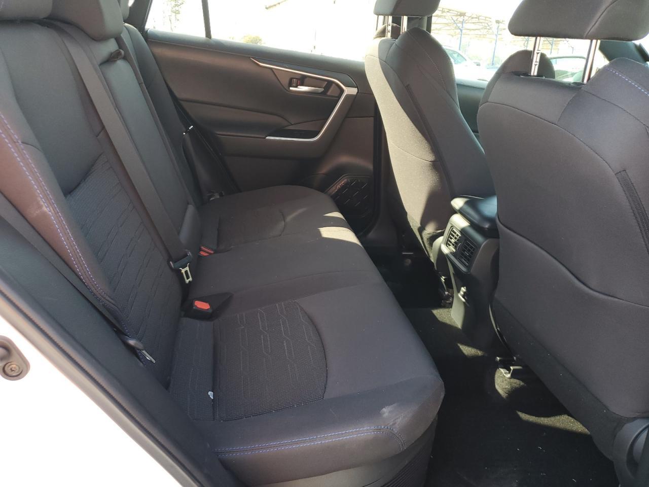 2023 Toyota RAV 4 - zdjęcie 10