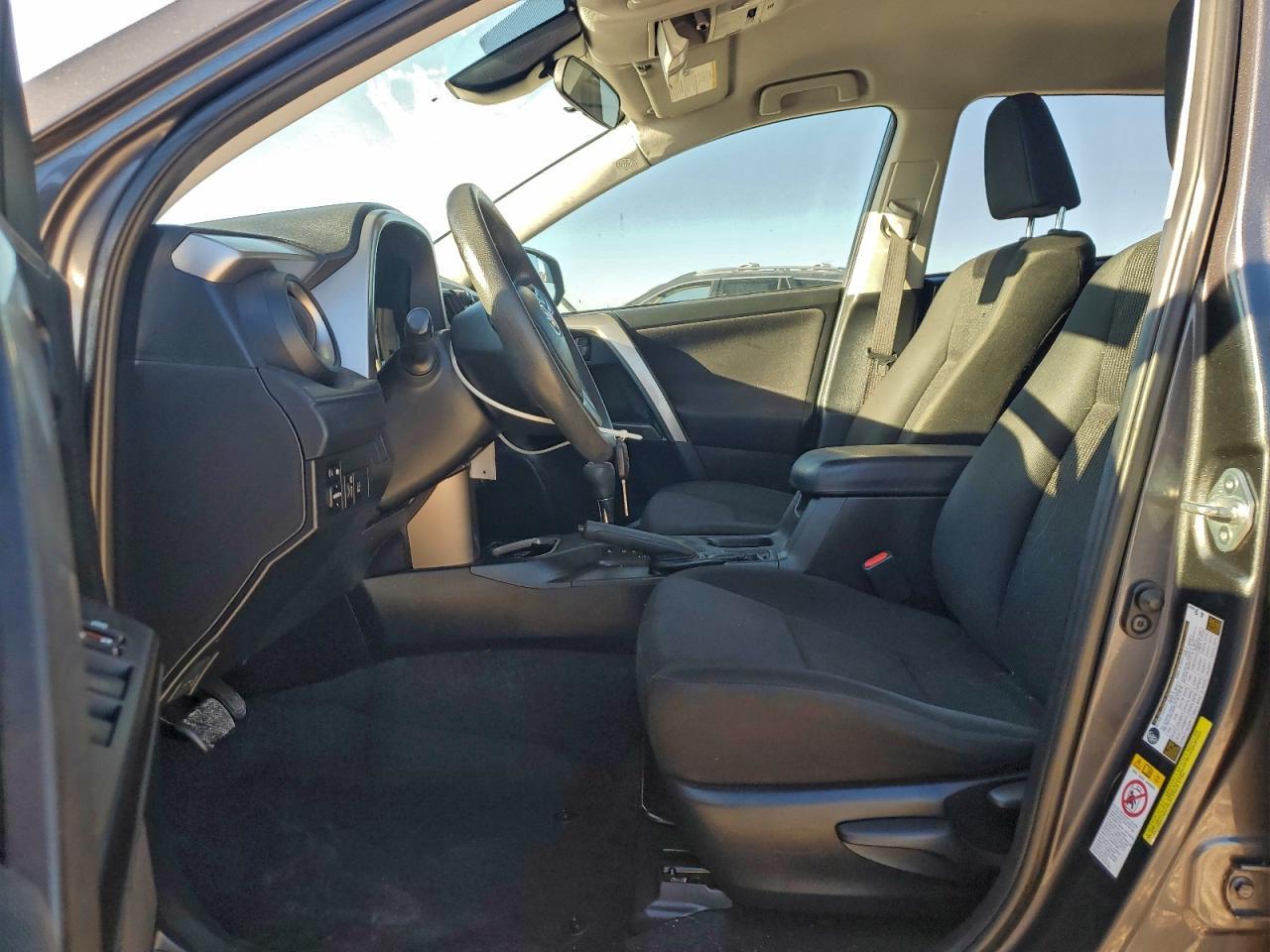 2017 Toyota Rav4 Le - zdjęcie 7