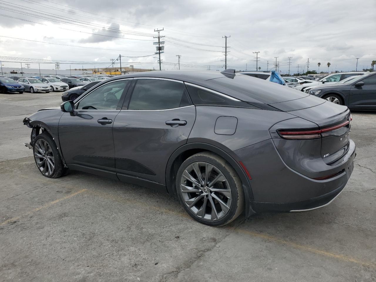 2023 Toyota Crown Xle - zdjęcie 2