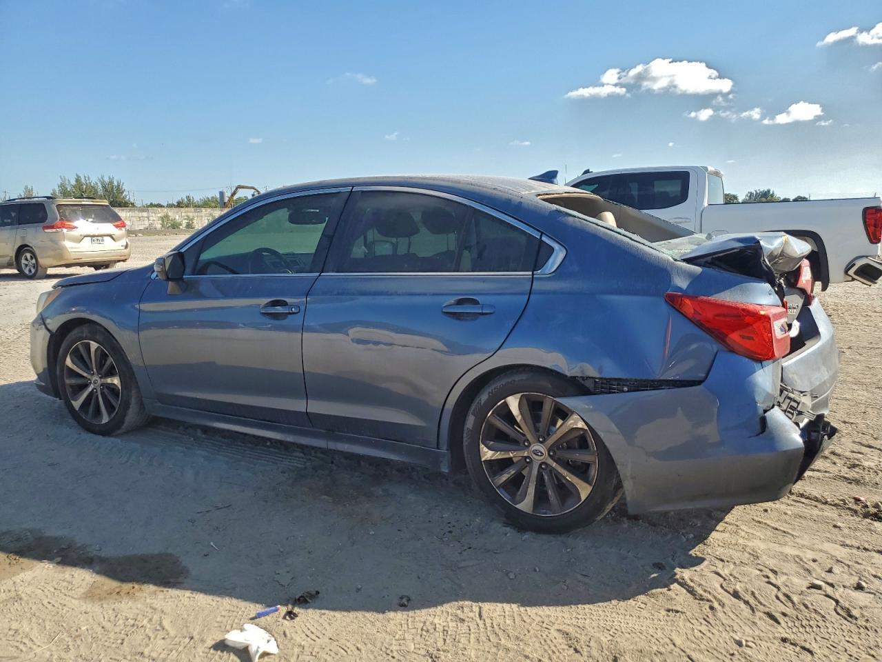 2016 Subaru Legacy - zdjęcie 2