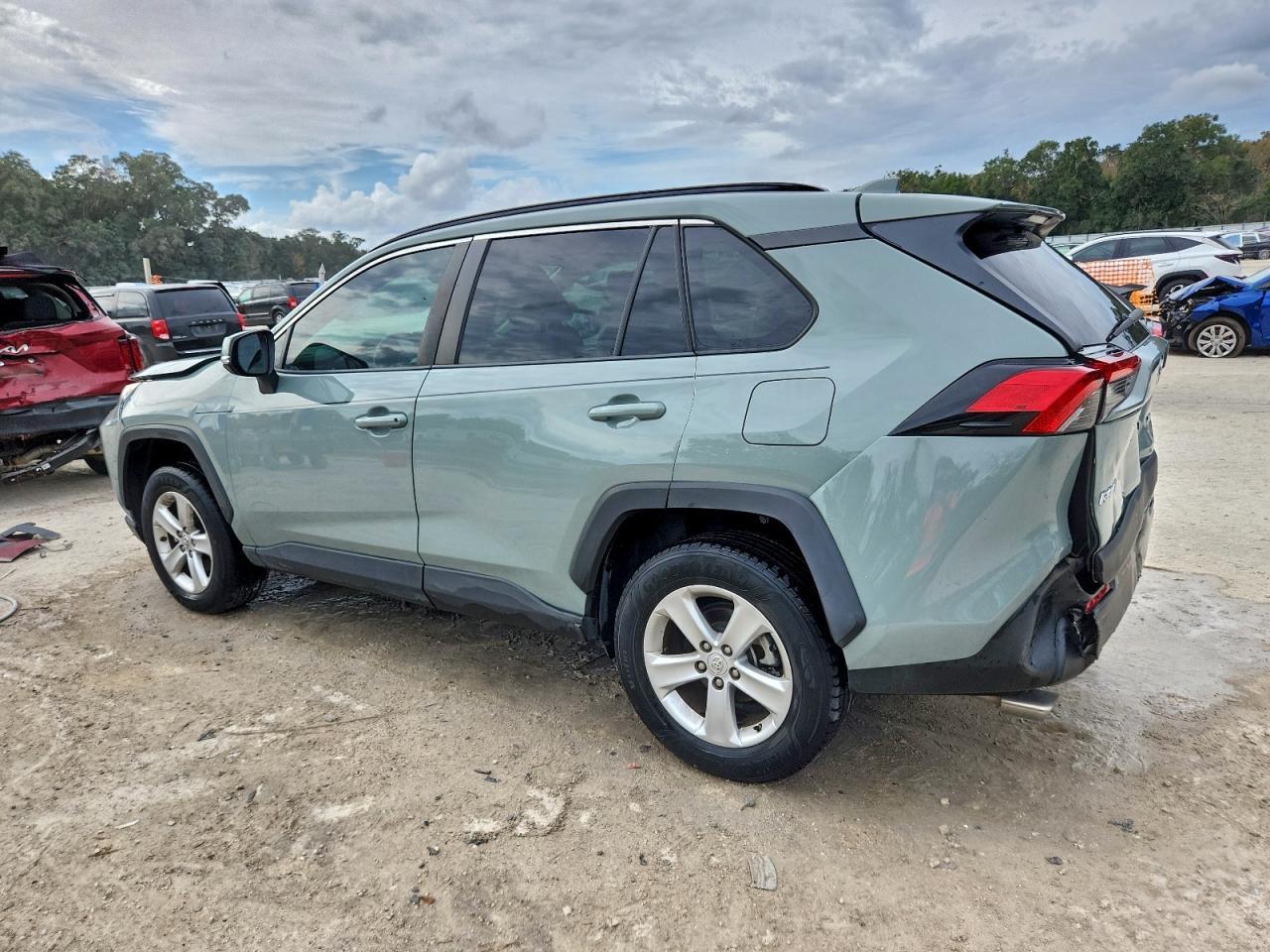 2021 Toyota RAV 4 - zdjęcie 2
