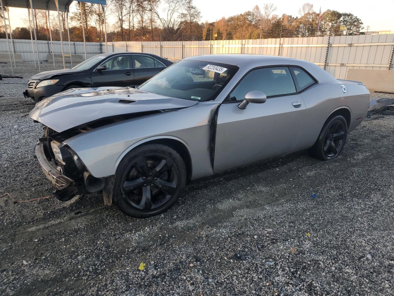 2013 Dodge Challenger Sxt - zdjęcie główne