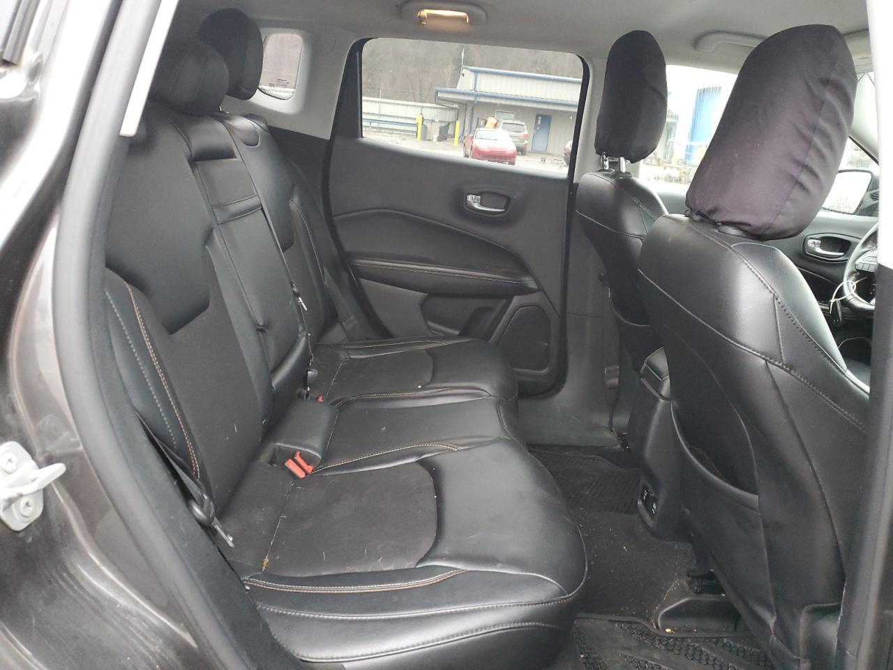 2017 Jeep Compass - zdjęcie 11