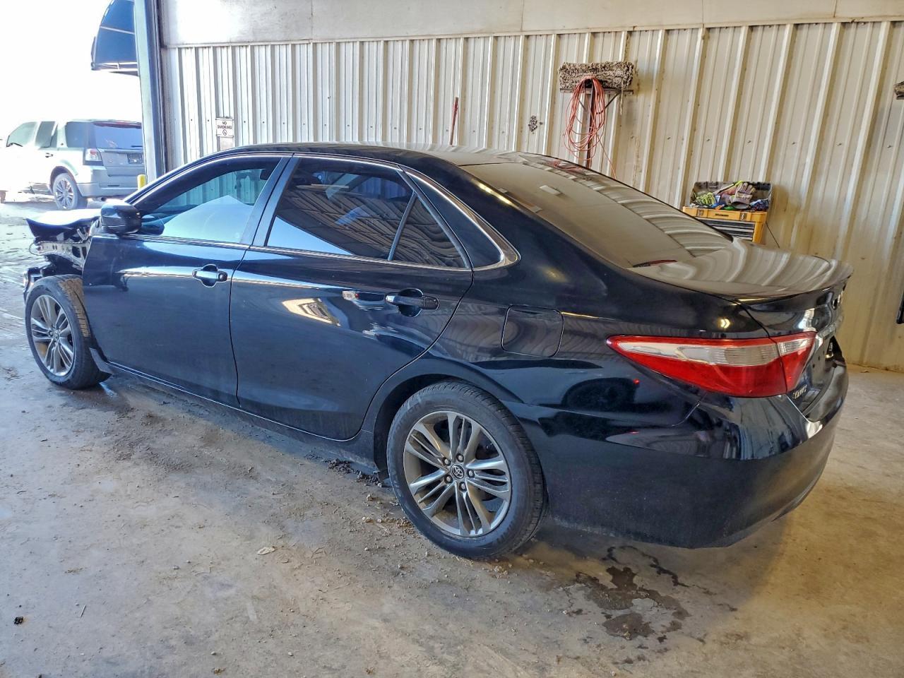 2016 Toyota Camry - zdjęcie 2