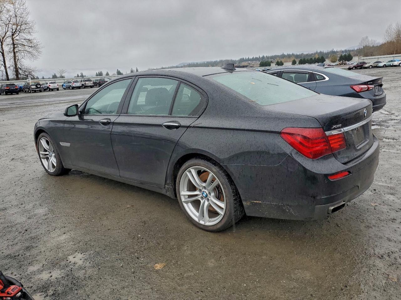 2015 BMW Seria 7 - zdjęcie 2