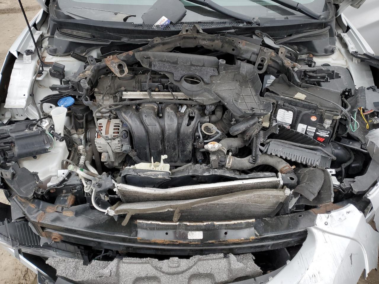 2016 Hyundai Elantra - zdjęcie 11