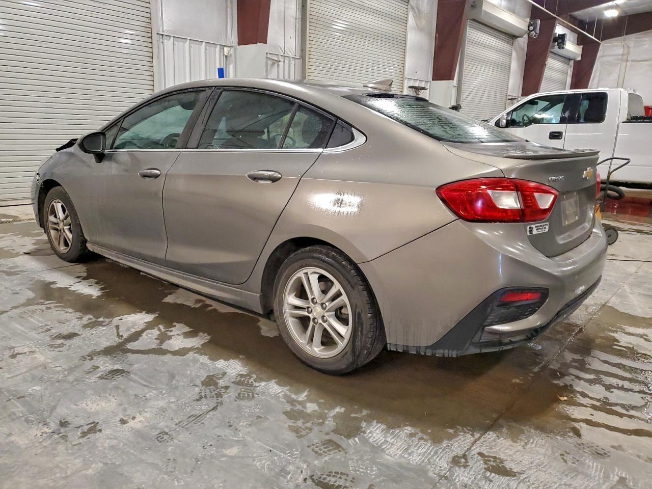 2018 Chevrolet Cruze Lt - zdjęcie 2
